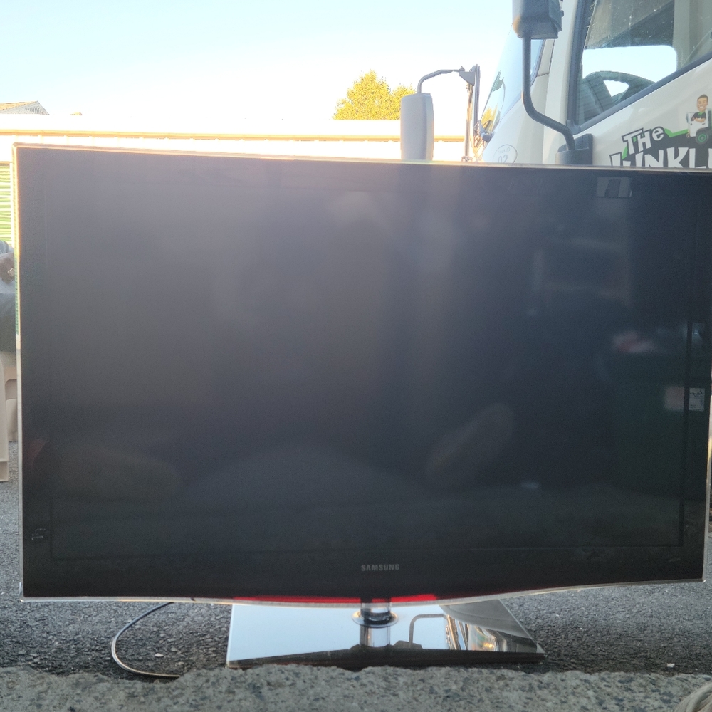 46" Samsung Plasma TV + Remote